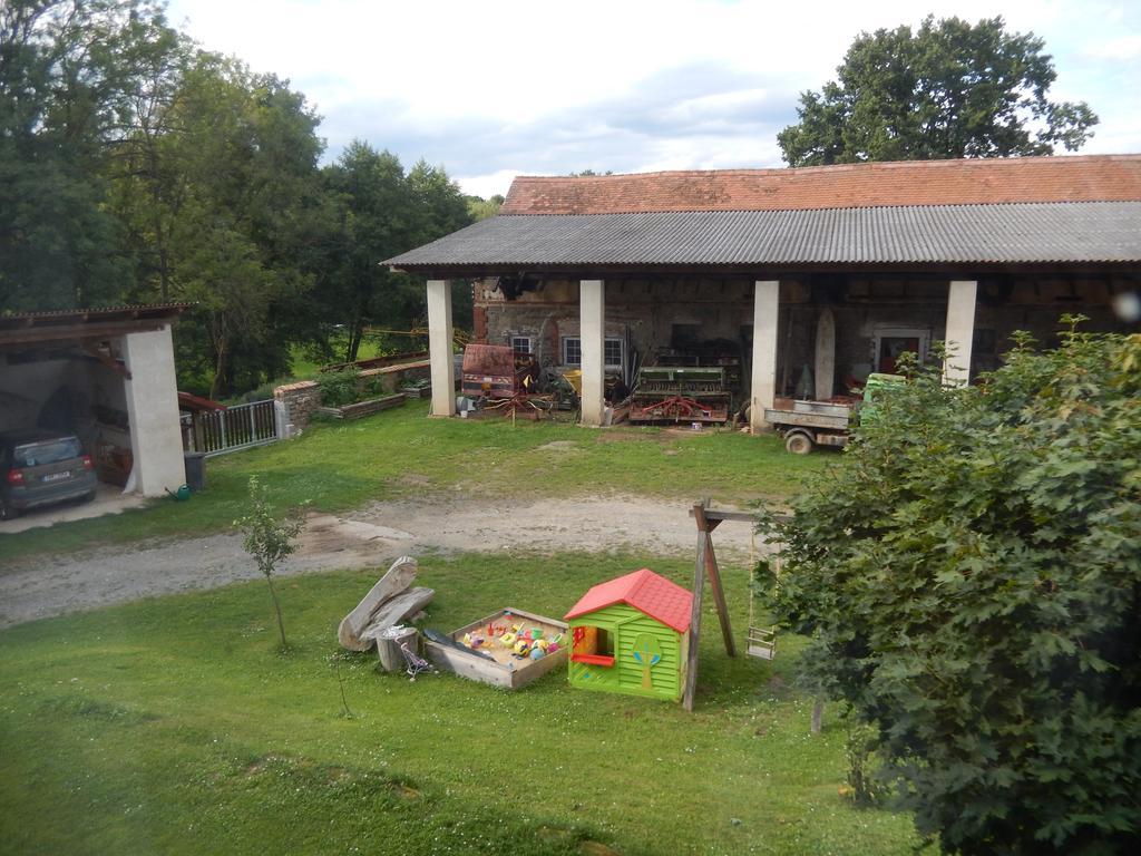 Apartment U Lochu Knovicky Esterno foto
