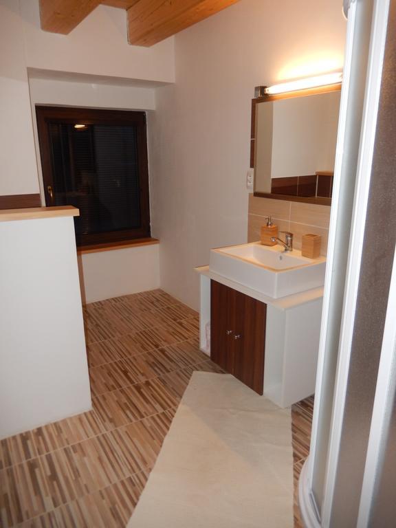 Apartment U Lochu Knovicky Esterno foto