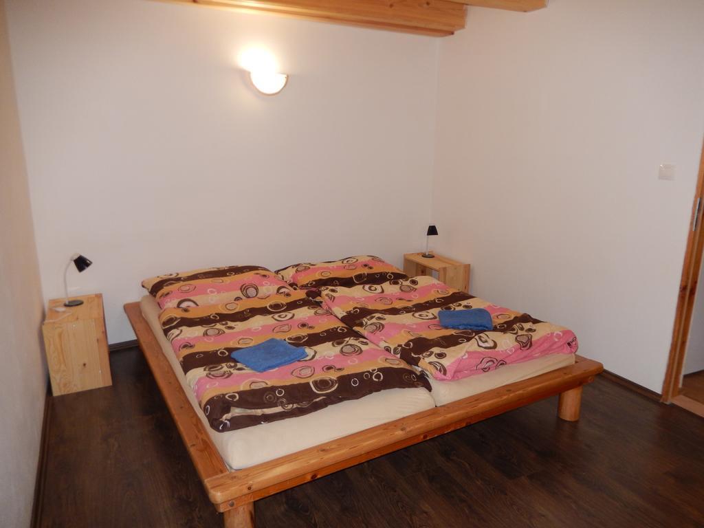 Apartment U Lochu Knovicky Esterno foto